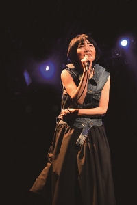 山下久美子 LIVE DVD「KUMIKO YAMASHITA LIVE "ACT NATURALLY"」リリース記念 テイチクオンライン限定盤の発売が決定！